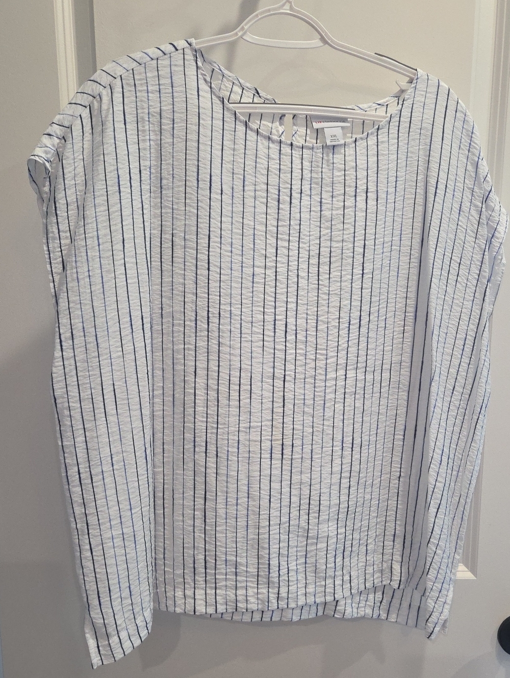 Liz Claiborne White Short Sleeve Shirt with Navy Stripes